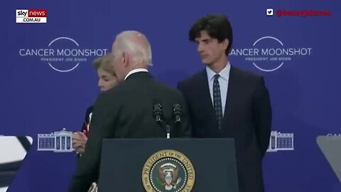 "Internet Criticizes Joe Biden for Alleged 'Mental Decline' After Stage Confusion (Sep 13th, 2022)"