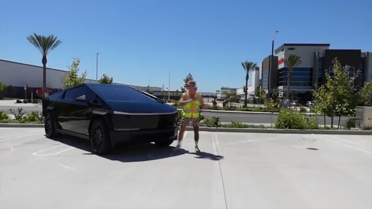 compare the boths car which do you like