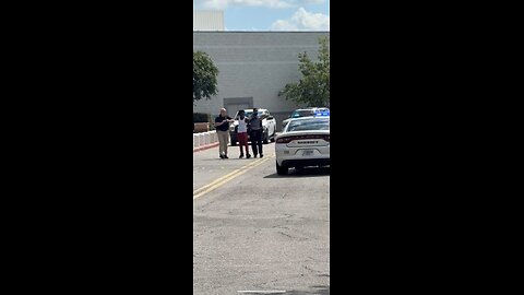 #BREAKING Shooting at Augusta Mall in Augusta, Georgia 3 people shot- 1 unconscious.