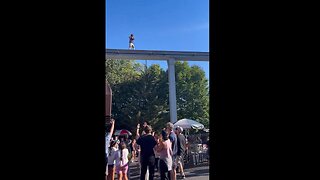HERO! Man in PA climbed up to monorail tracks to save a lost child at Hershey Park