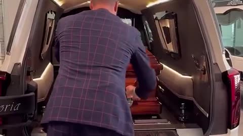 WATCH CLOSELY as Charlie Kirk’s coffin is loaded into the hearse. What do you notice?