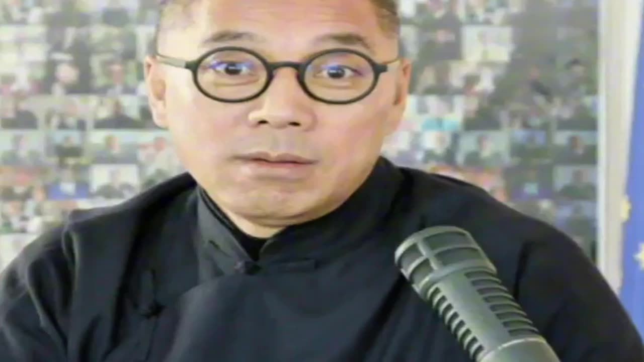 20211103文贵先生直播:盘古最早提“房子是用来住的,不是用来炒的” ( #习近平 抄袭),方法就是上 #房产地税。胡锦涛、李克强曾经问文贵先生房地产税:晚了,灭国;早了,灭党;再晚了