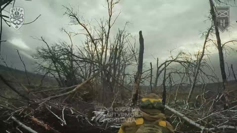 "Ready the Grenades"(Russians Soldiers Come Within Striking Distance of Ukrainian Lines)