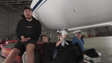 Last to Take Hand Off Jet,Keep it!
