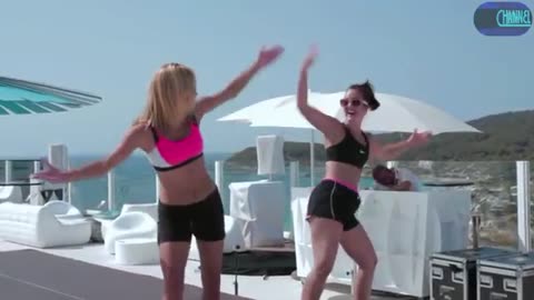 Bee Gees - Stayin Alive - Remix