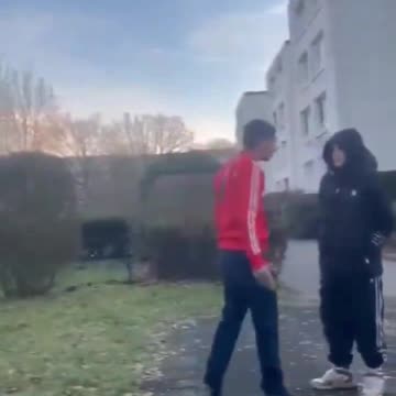 🚨🇩🇪 Migrants attacked an innocent German child. Why do they always attack