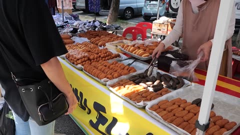 Amazing skill! Super speed sausage donuts master korea street food
