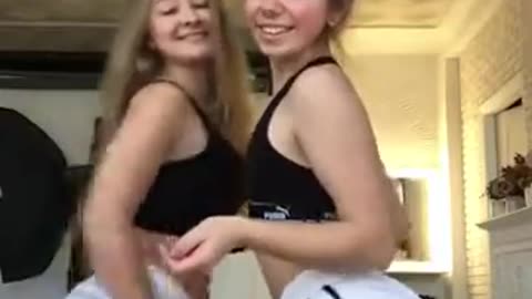 Cute Ass White Girls Twerk Dancing