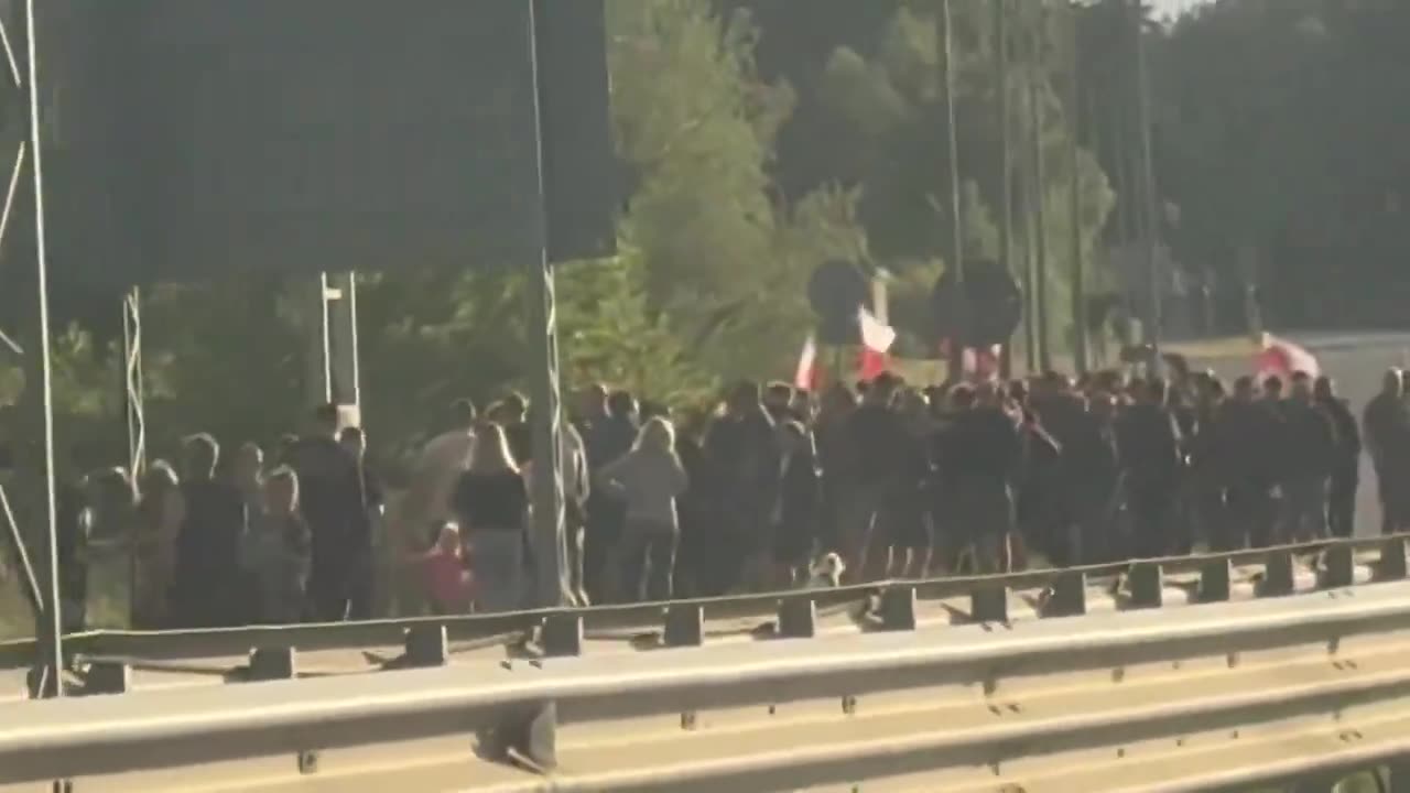 ‘Citizen Patrols’ Form To Keep Migrants From Being Returned to Poland by German Authorities