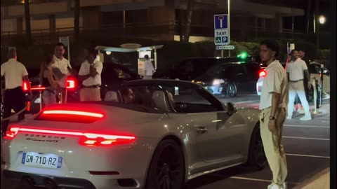 Golden Echo – timeless waves of calm.