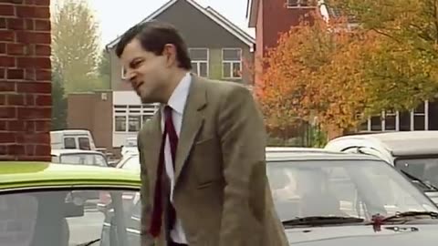 MR BEAN AND HIS ANTIQUES