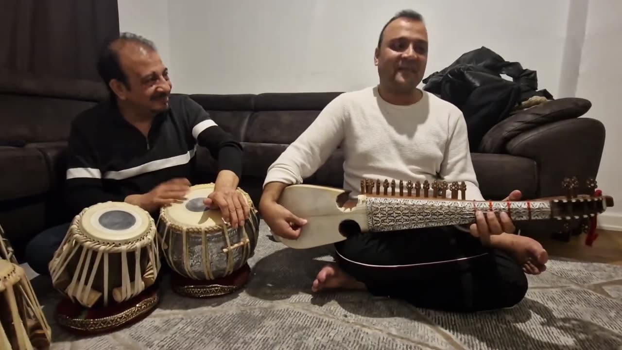 (MARA DIL YE PUKARE AAJA ) Rubab By Ramin Saqizada & Tabla By Ustad Tooryalai Hashimi