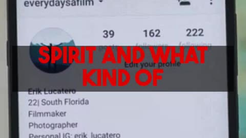 What Your Travel Selfies Say About You On Dating Apps