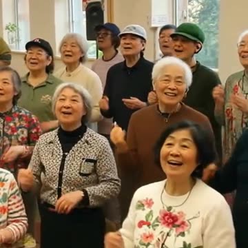 Happy elderly 😁🎉 #guitar #beach #music #travel