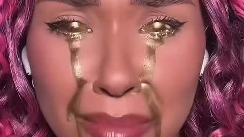 Tears of gold✨ Using special eyes drop