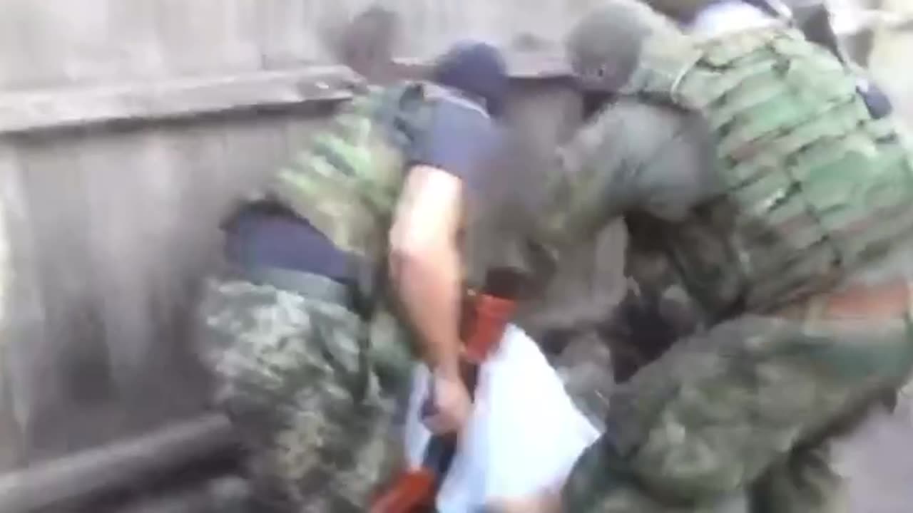 Ukrainian Troops Interact with Civilian Population in Sudzha