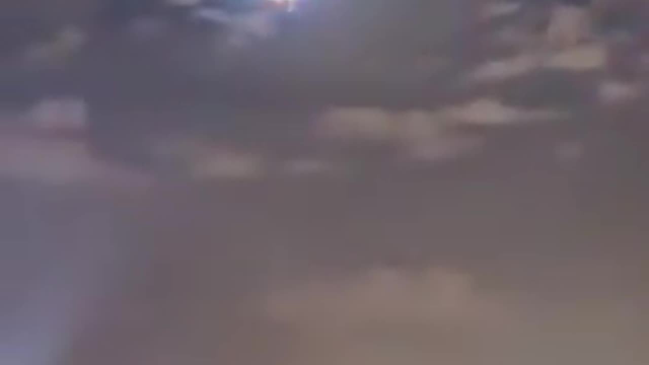 Korea: Several unexplained phenomena have appeared in the skies. (Project Blue Beam?)