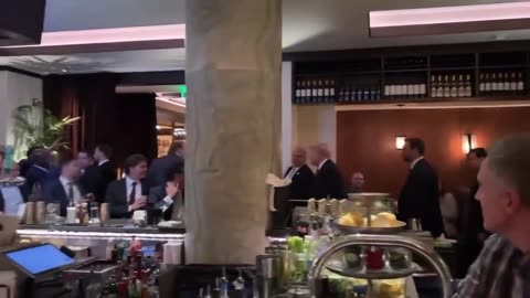 POTUS is greeted with cheers as he dines in D.C.