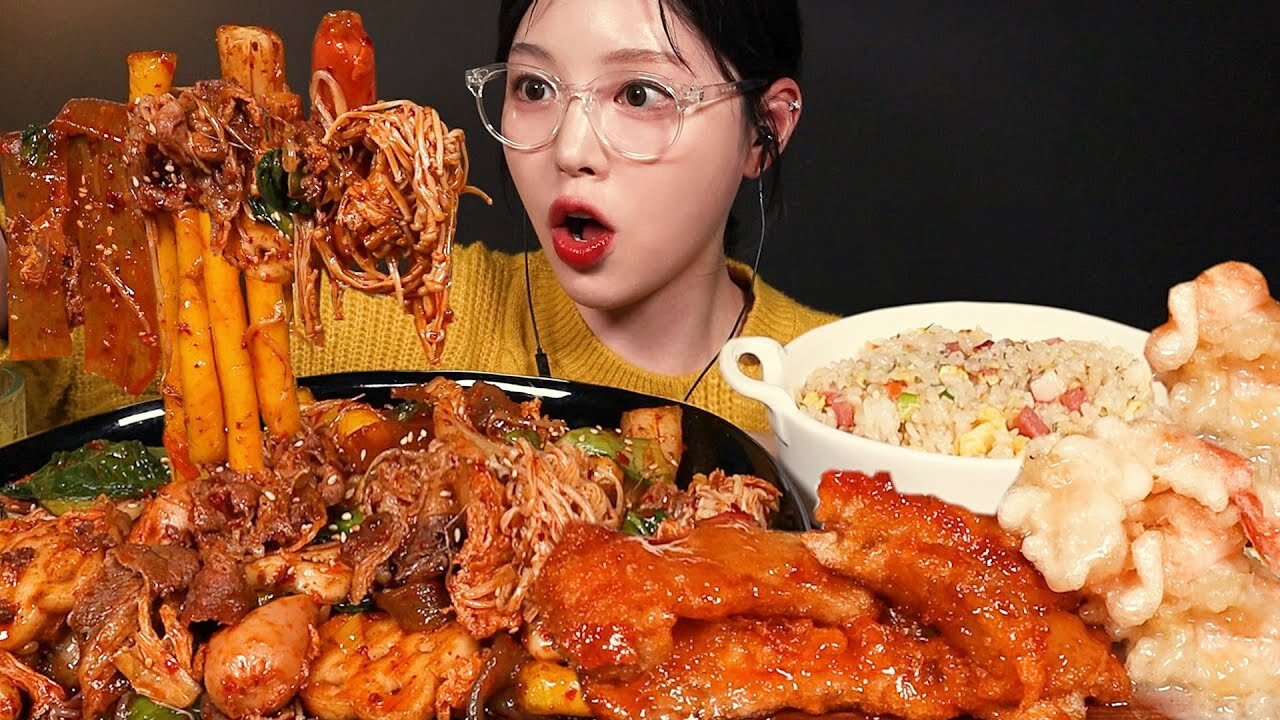 Spicy Mala Xiang Guo with Guobaorou, Creamy Shrimp and Egg Fried Rice ASMR