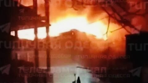 🇷🇺 ⚔️ A big attack happened at night on an energy facility in Odessa