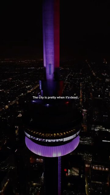What color is the CN Tower?