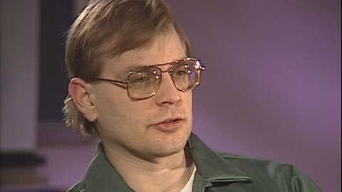 Unfortunate glasses trends (originally a YouTube video)