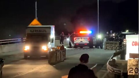 🔥US Coast Guard security in California OPEN FIRE on crazed U-Haul driver backing into them