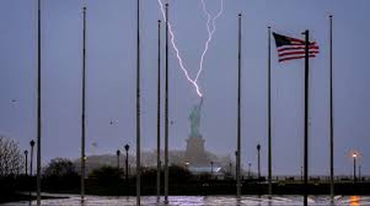 Lightning STRIKES Statue of Liberty ⚡🗽