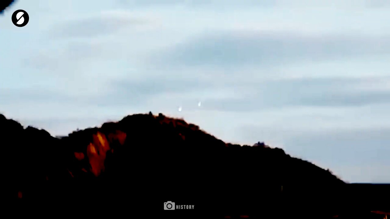 Orbs Split from Two to Five over Westminster
