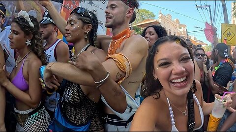 Latina travels to Brazil carnival ALONE and this HAPPENED 🇧🇷🫦