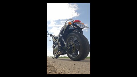 Triumph bonneville t120 - raw exhaust sound Zard
