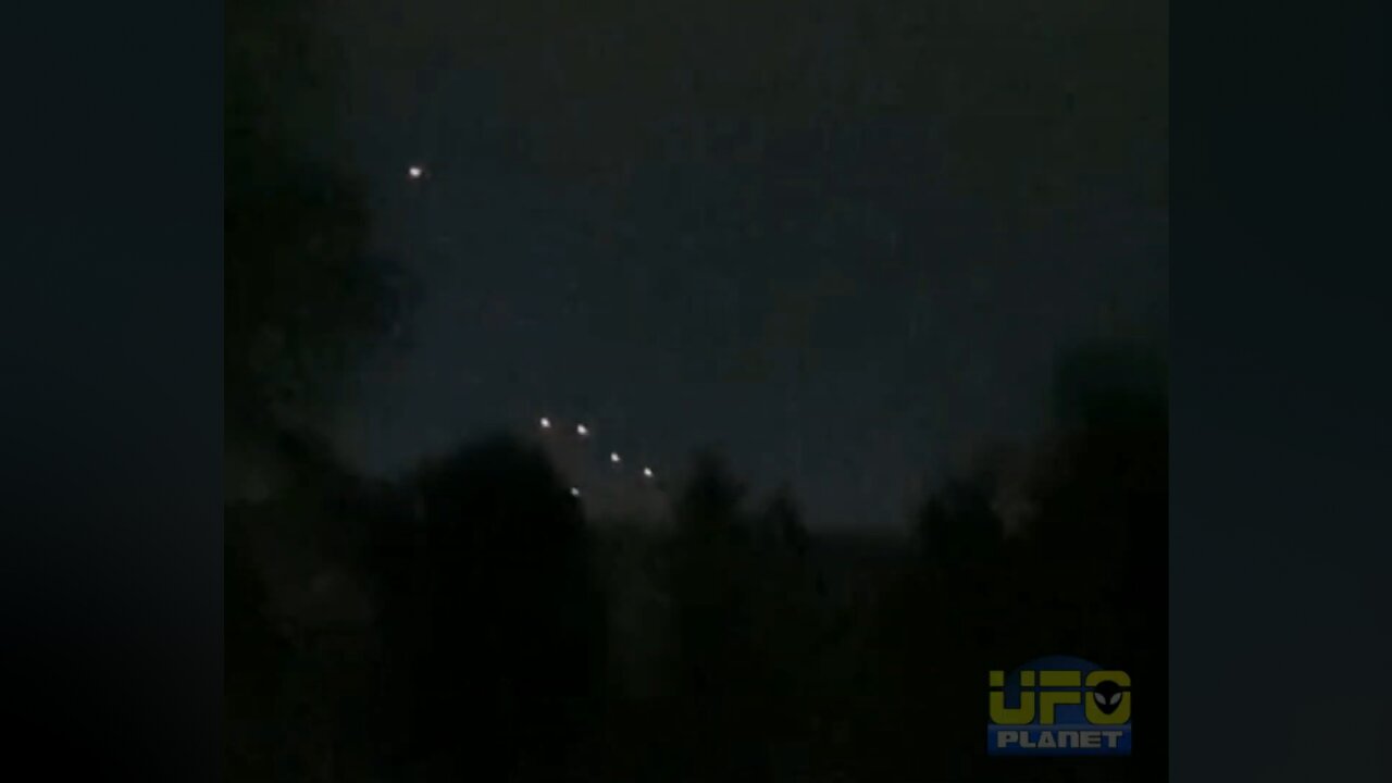 Multi-lit UFO Filmed over Port Orchard, WA