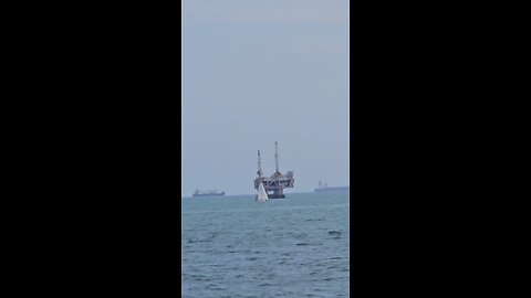 California oil 🛢️🪔 rig