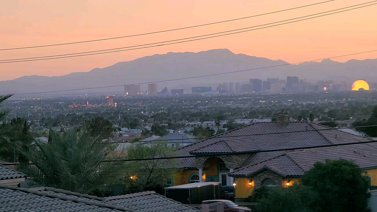 Did you see tonight's Las Vegas sunset? Check this out! 03.30.2025 #follow #lasvegas #travel #gaming