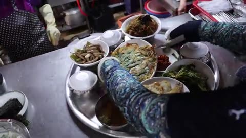 You’ll Regret Missing This?! A 28-Year Grandma’s Diner Selling Set Meals Only 3 Hours a Day