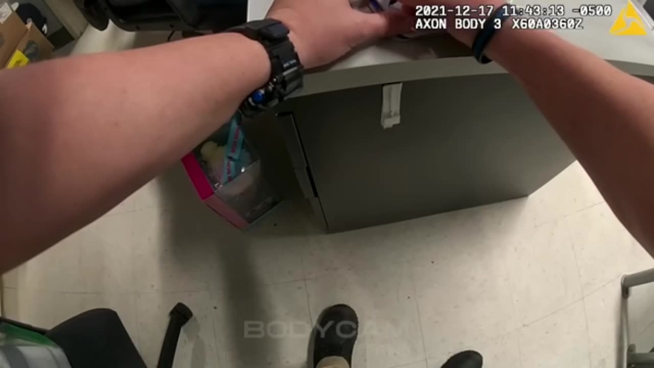 Mother-Daughter Tandem of Entitled Shoplifters