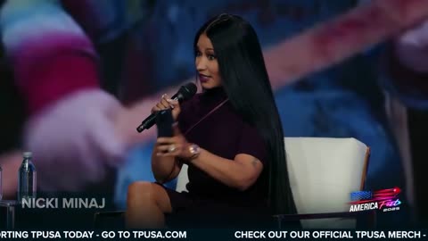 Nicki Minaj Reads Her 'Mean Tweets' About Gavin Newscum Live on Stage