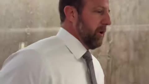 Sen Mark Wayne Mullin Questioned About Qatar Gifting President Trump a Jet
