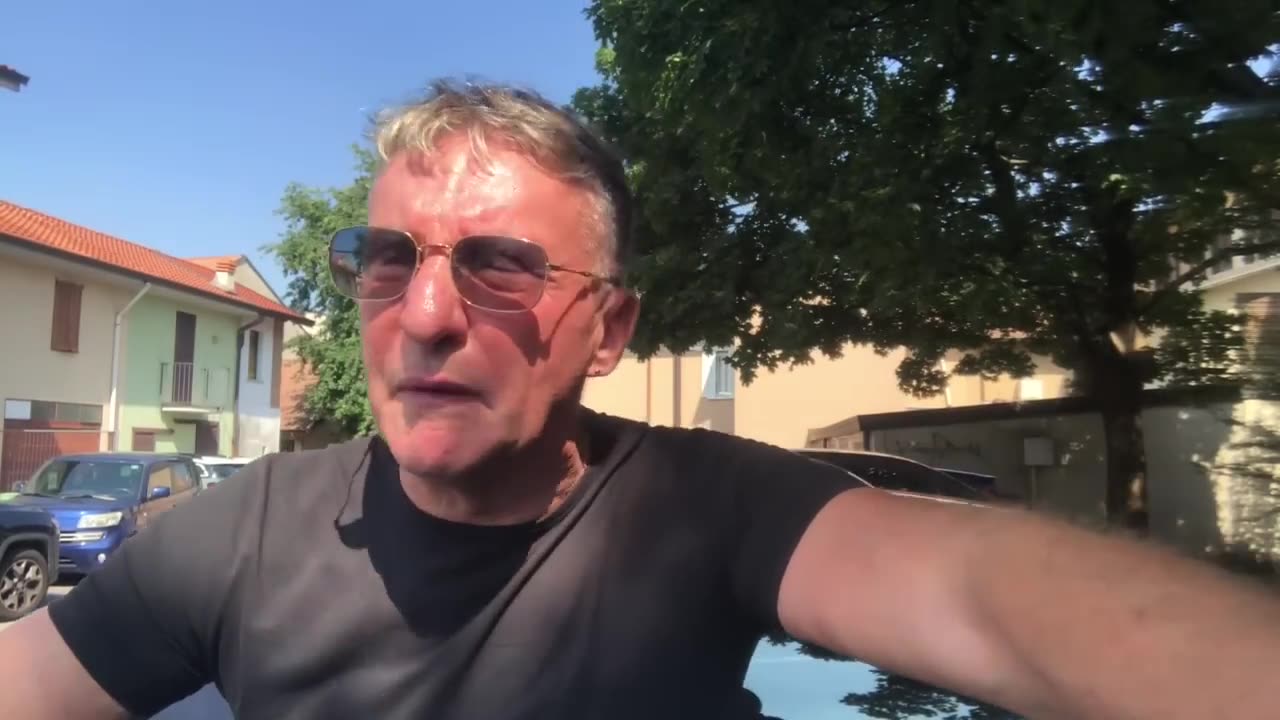 IN MERDALIA💩 SI PAGA e BASTA...pedaggi,autostrade.prezzi,sanità e politica in Italia,le opinioni di Lambrenedetto:trovo giusto che le autostrade in Italia si paghino e il Germania siano gratuite o si paghi un bollino annuale perchè sono più poveri