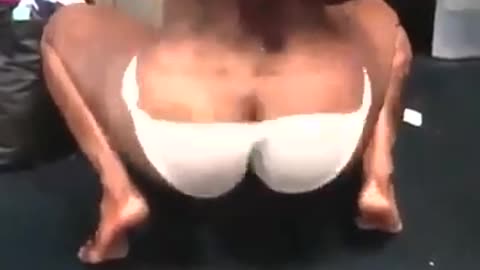 Sweet LeaLea bouncing her cakes left to right (Twerk GOAT)