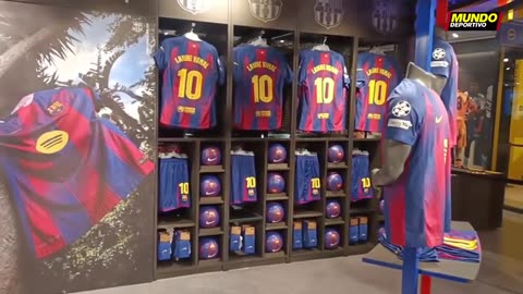 At the Barça store, the jersey with Lamine Yamal's 🔟 is already available
