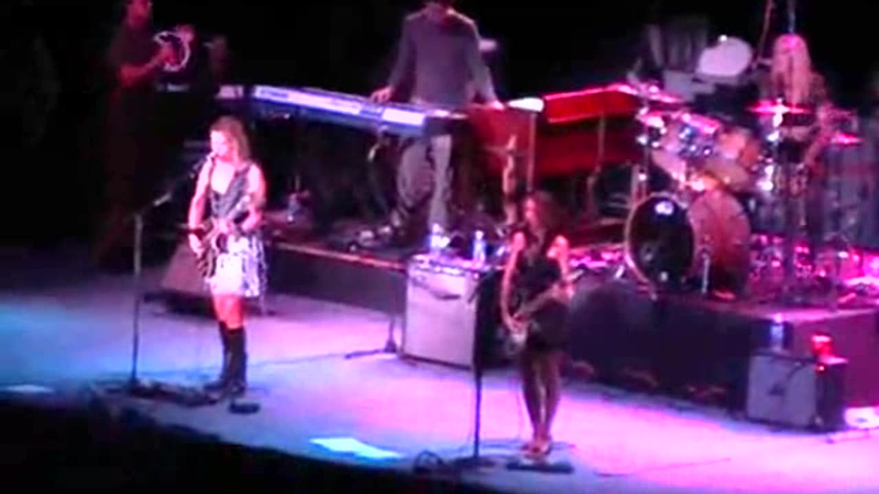 Bangles - Hazy Shade of Winter = Live LA County Fair 2008