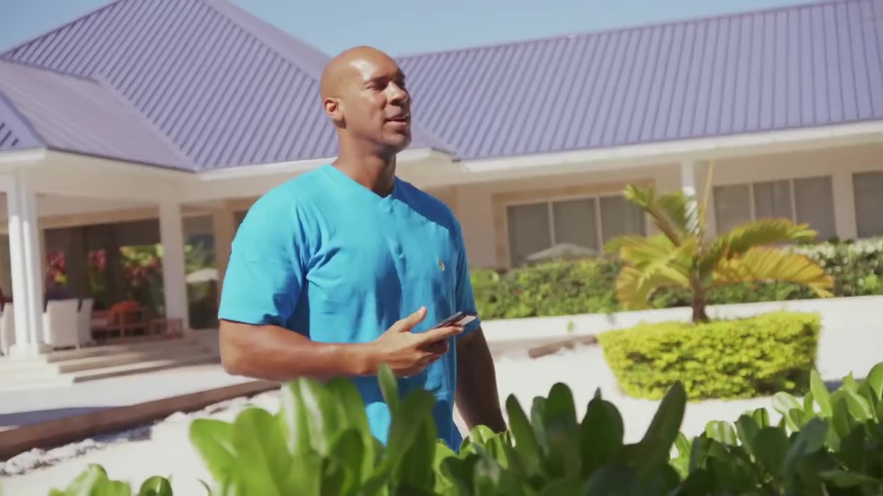 Ball In The Family S3 E23 (Last Days In Paradise)