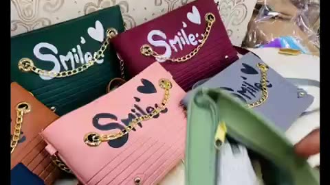 SMILE CROSS BODY