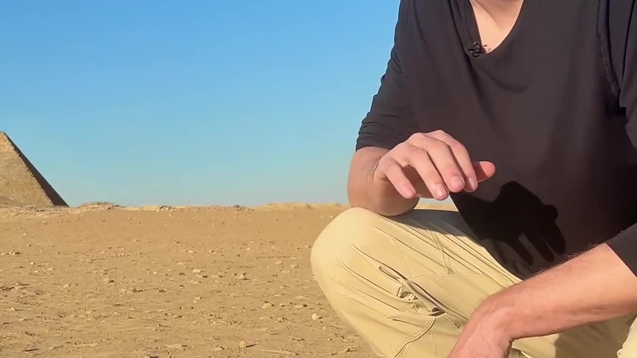 This is how the pyramids build