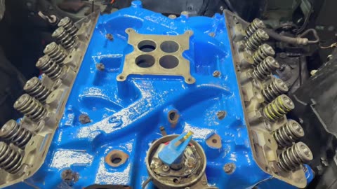 Ford FE 390 Heads and Intake Install - 1965 Thunderbird - Episode 48