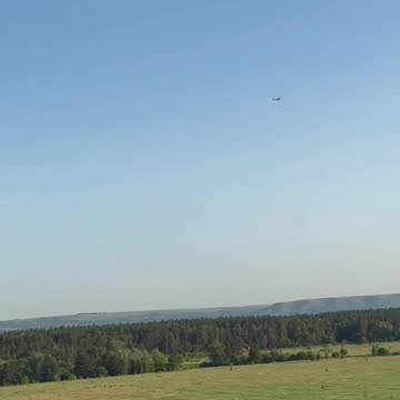 SAM Explodes Next to Long-Range Attack Drone But Has No Effect