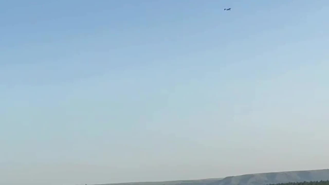 SAM Explodes Next to Long-Range Attack Drone But Has No Effect