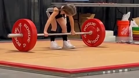 6 yr old Powerlifter - what a machine !!
