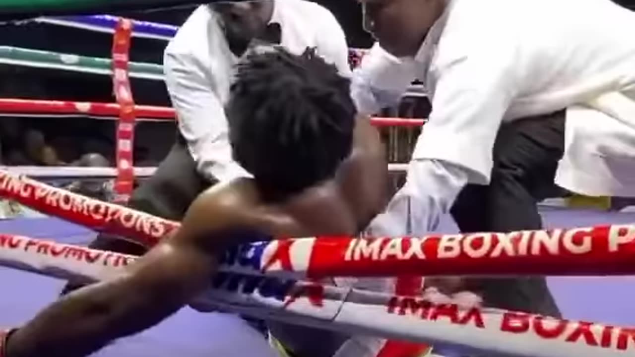 A Nigerian boxer died in a ring while boxing with a Ghanaian in Bukom